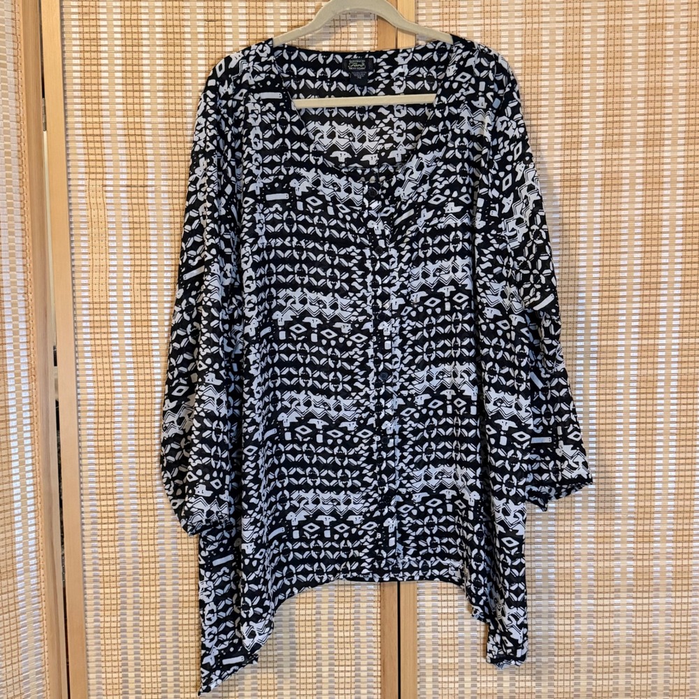 Shannon Ford New York Black White Geometric Sharkbite Hem Blouse 3X Bohemian